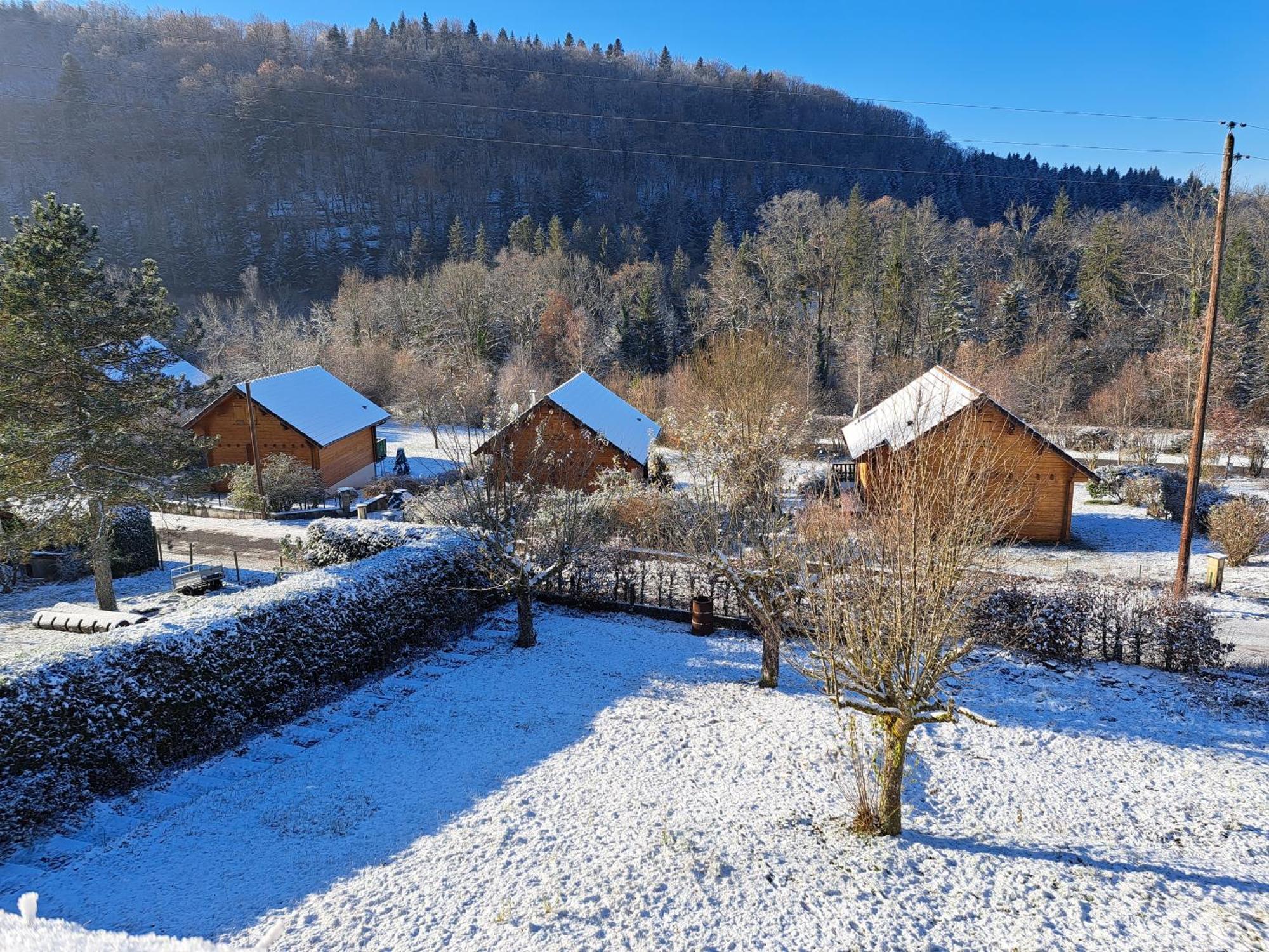 Le Refuge Du Herisson Doucier Exterior foto
