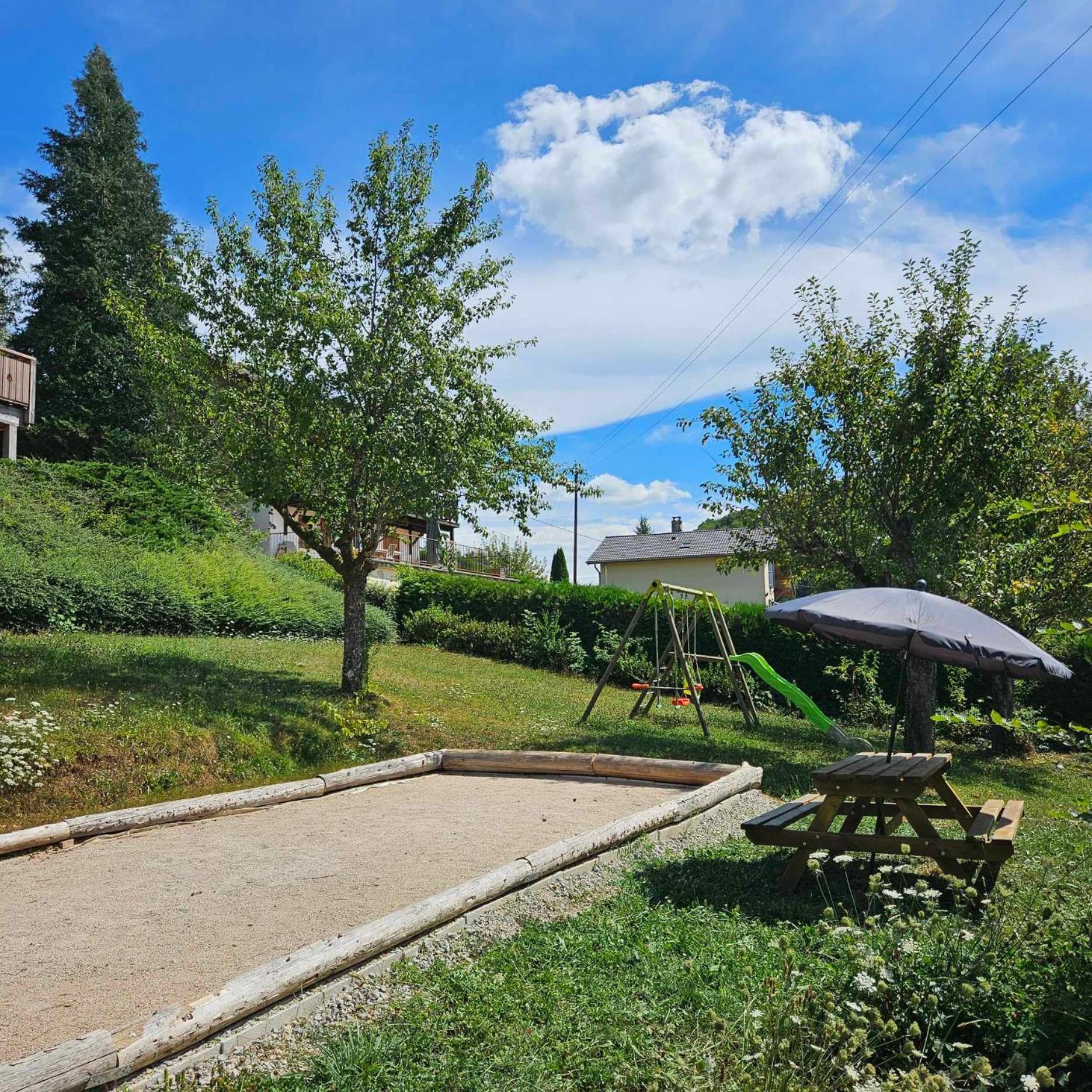 Le Refuge Du Herisson Doucier Exterior foto